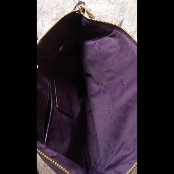 ✨ 3x HP ✨ EUC ✨ Plum Crossbody Coach Bag ✨ - Picture 11 of 15